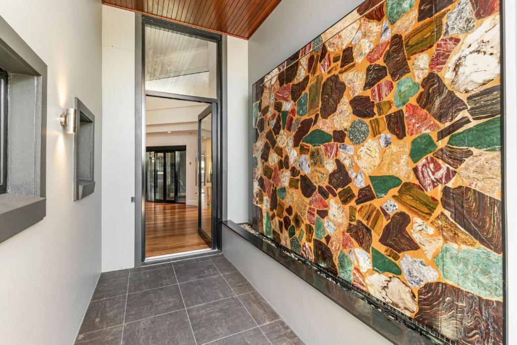 Jasmine cove - Exclusive Waterfront Estate photo 3