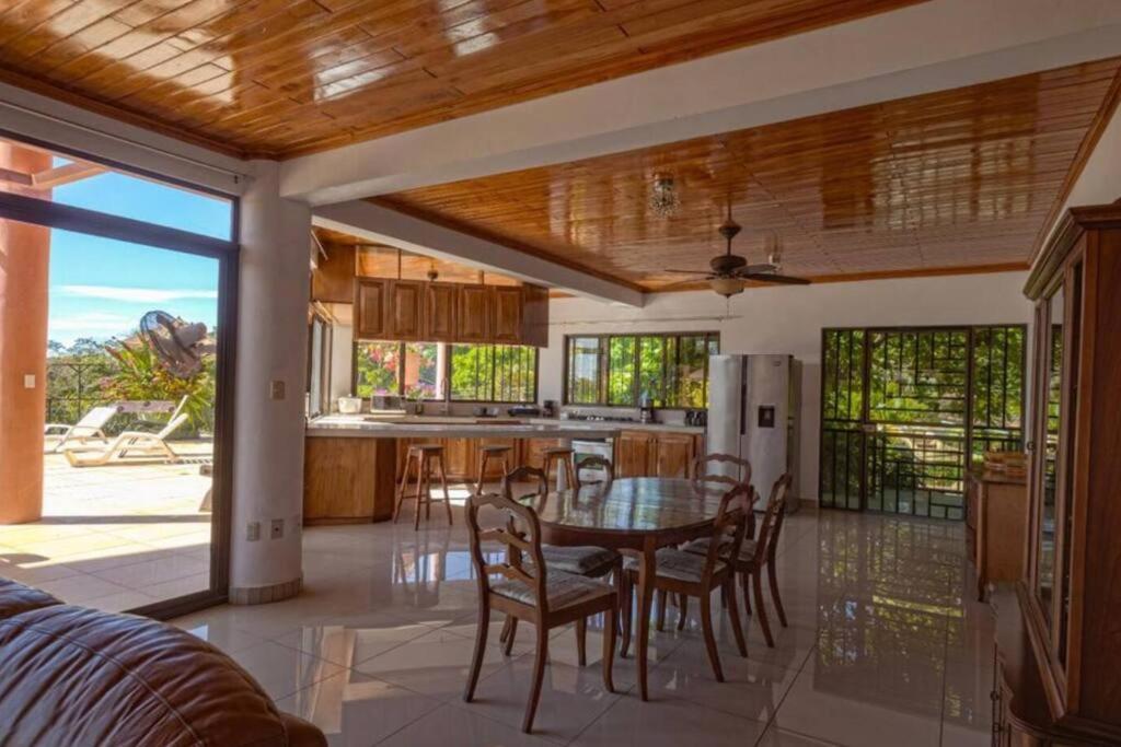 7 Stunning poolside 2bd 2bth condo, GREAT location! photo 2