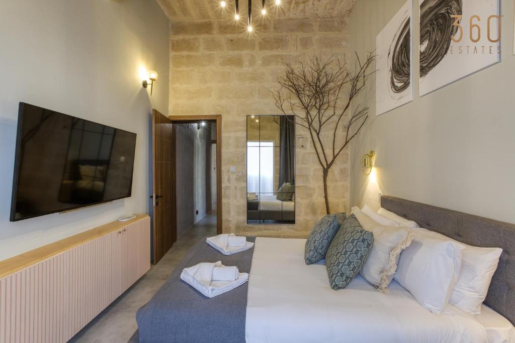 Stunning 3BR Townhouse with Private Rooftop Access by 360 Estates photo 3