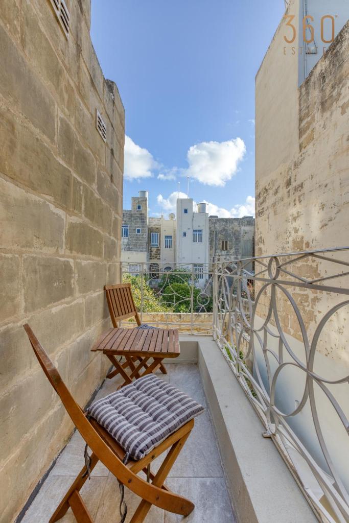 Stylish 3BR townhouse with Private Terrace & BBQ by 360 Estates photo 2