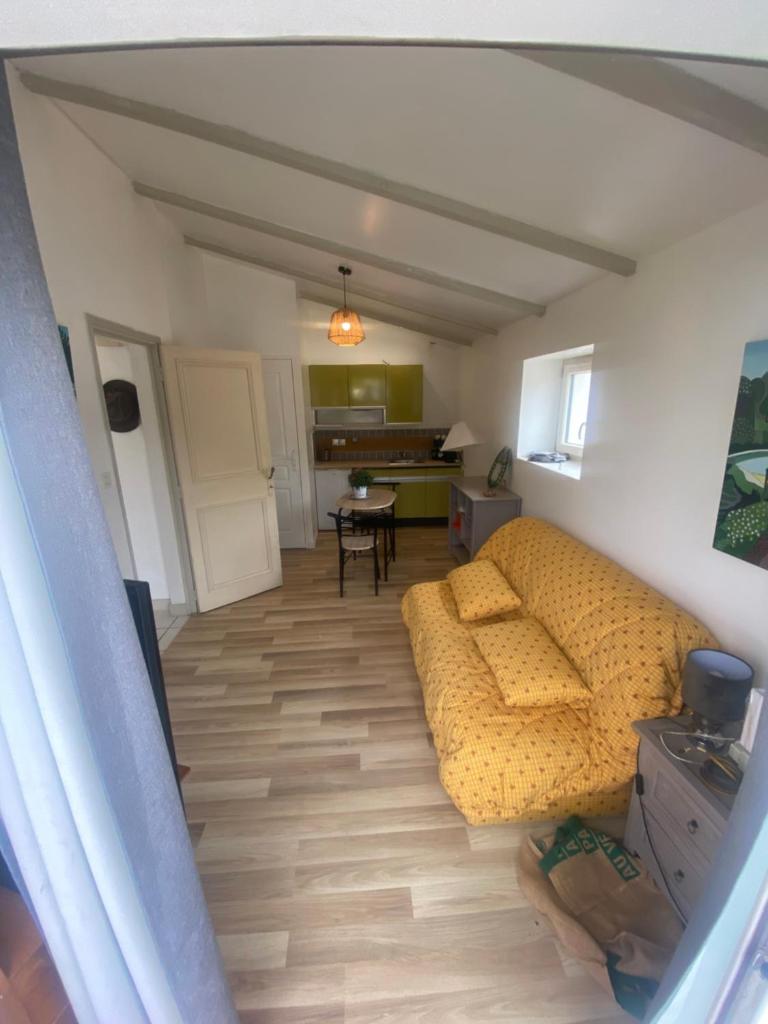 Petite maison a louer photo 2