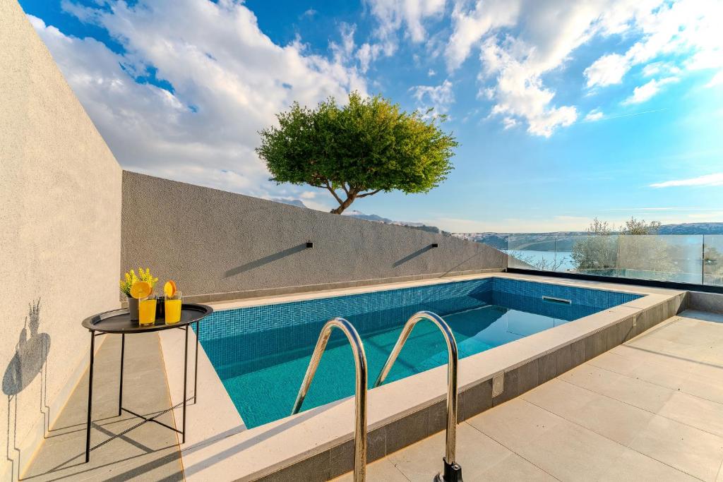 La Vie luxury apartments with a pool photo 1