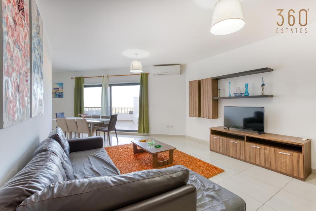 Beautiful PENT with terrace & spectacular views by 360 Estates photo 1