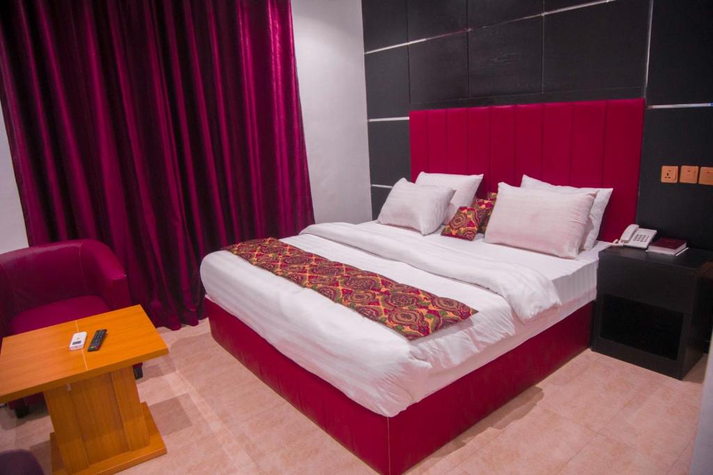 HAVILAH TOWERS AND GOLD SUITES