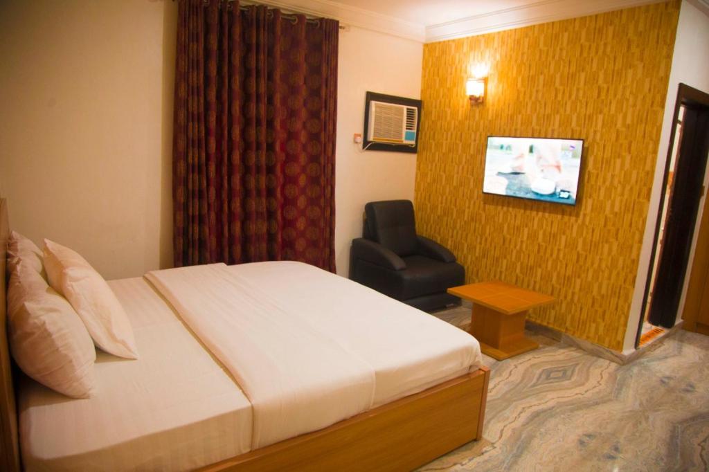 HAVILAH TOWERS AND GOLD SUITES photo 4