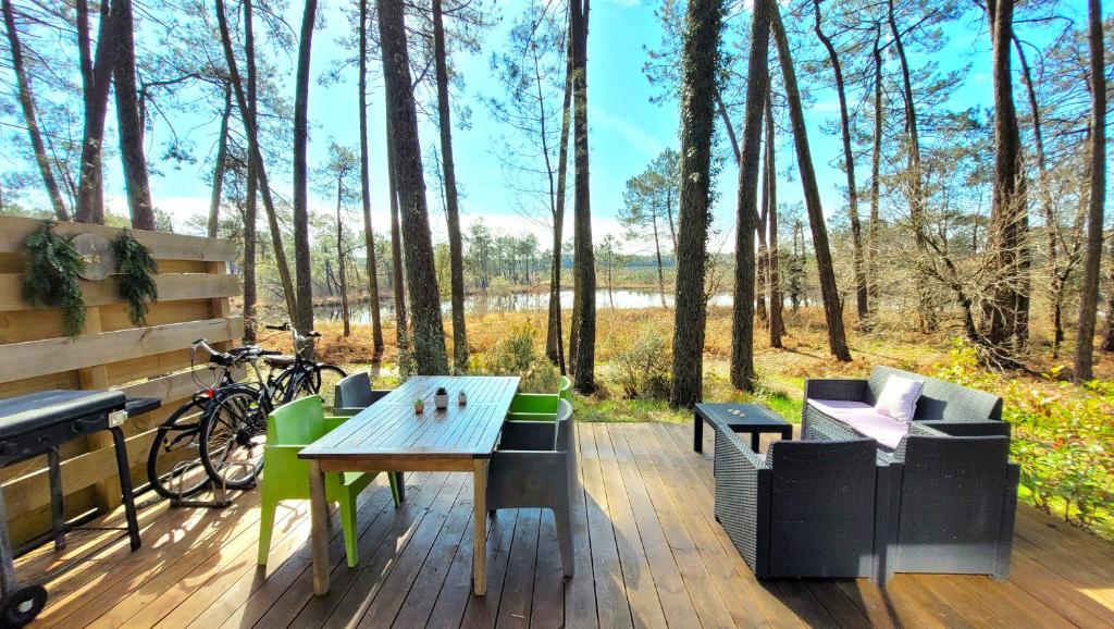 LE COTTAGE VUE LAC-2 vélos-Village Vacances Nature de 70ha! avec piscines et animations photo 1