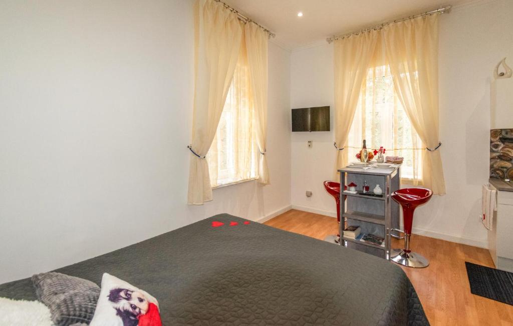 Cozy Apartment In Bakar With Kitchen