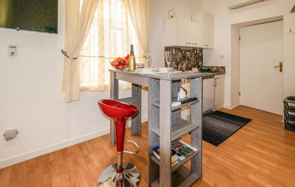 Cozy Apartment In Bakar With Kitchen photo 1