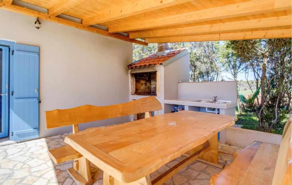 Amazing Home In Cunski With Kitchen photo 3