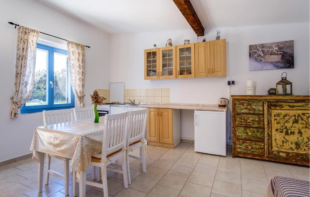 Amazing Home In Cunski With Kitchen photo 4