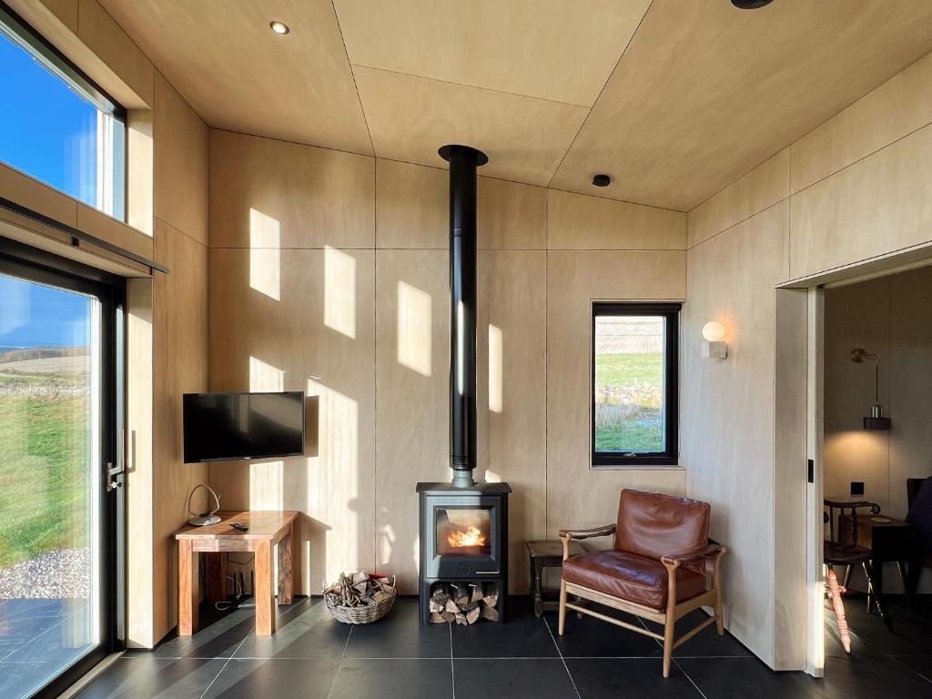 Tillyfruskie Farm Cabin photo 2