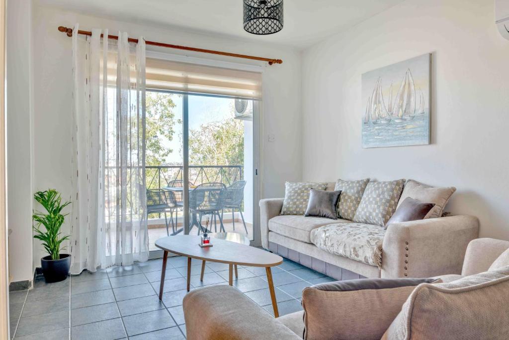 Phaedrus Living: Modern City Flat Elpida photo 3