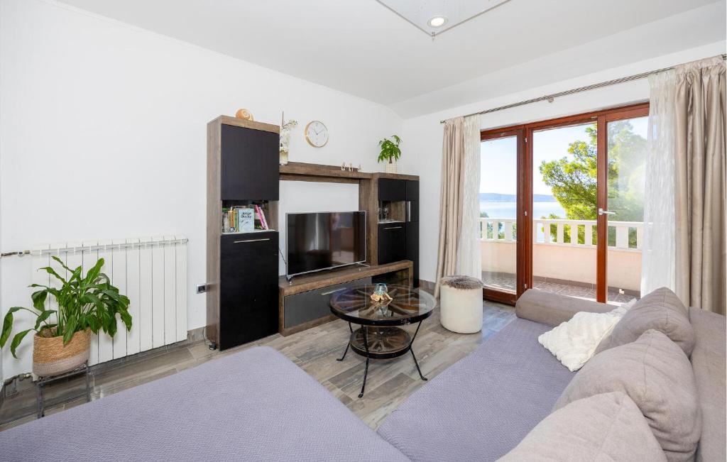 Gorgeous Apartment In Bajnice With Wifi photo 1