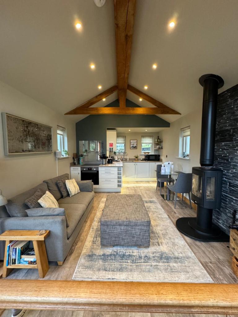 Fox Corner, Ambleside, romantic retreat for two, dog friendly, hot tub photo 4