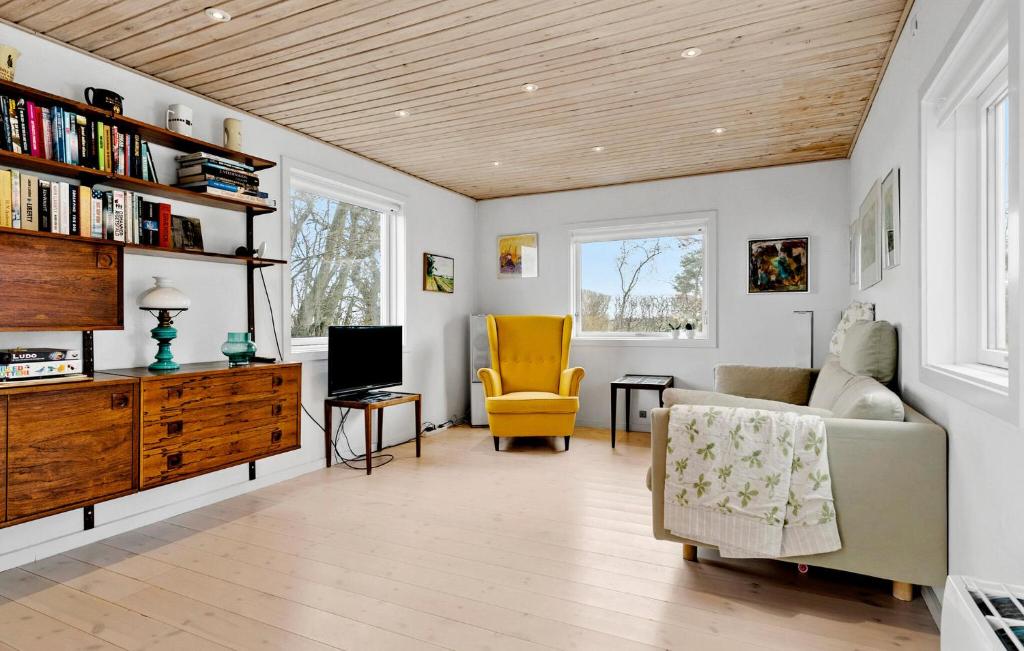 Beautiful Home In Skibby With House Sea View photo 3