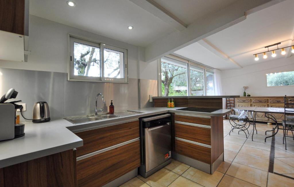 Awesome Home In Mougins With Wifi photo 4