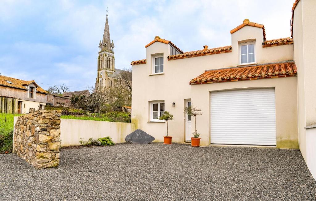 Nice Home In Saint-viaud With Kitchen