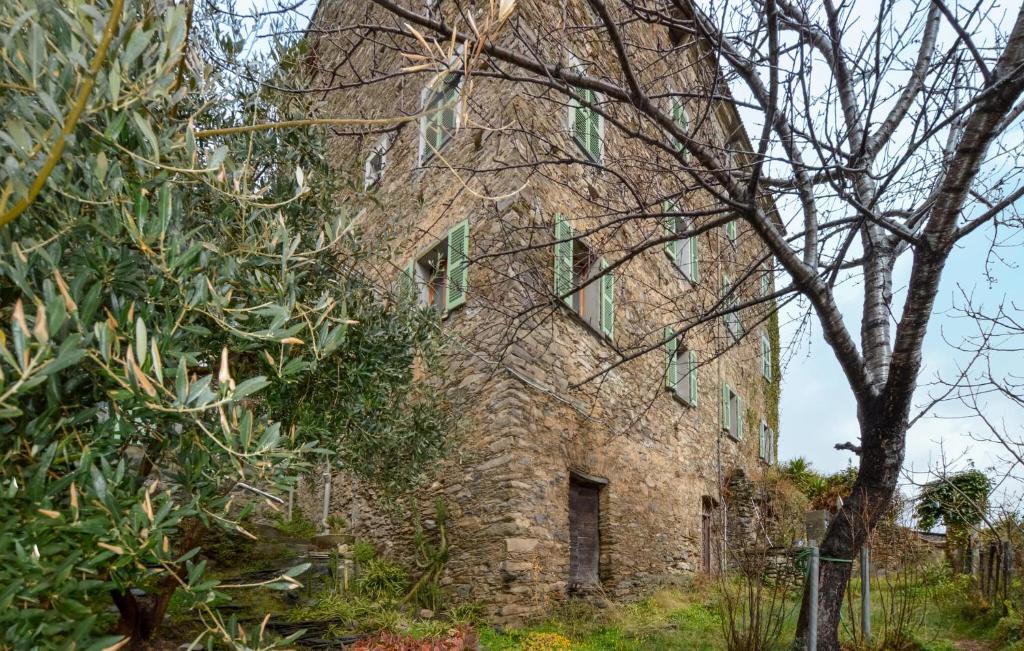 Beautiful Apartment In Chiatra With Wifi