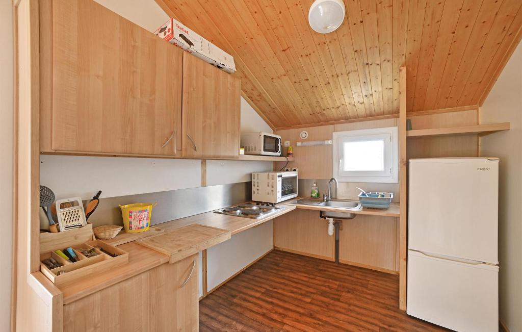 Nice Home In Barjac With Kitchen photo 4