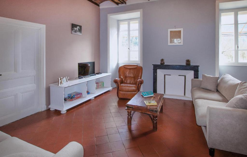 Beautiful Home In Les Salelles With Wifi photo 4