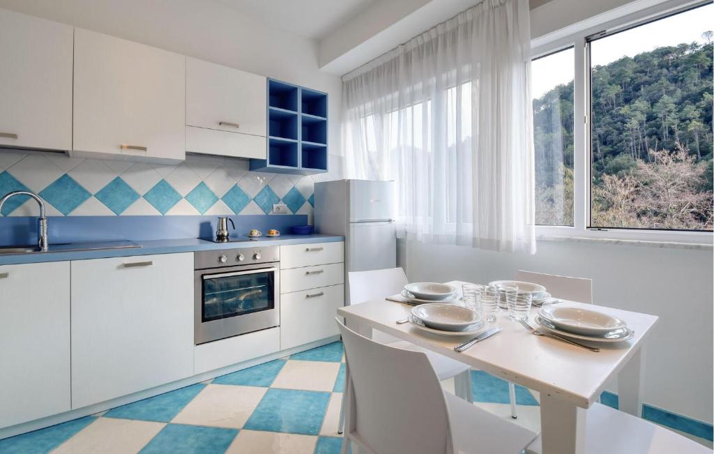 Awesome Apartment In Deiva Marina With Wifi photo 1