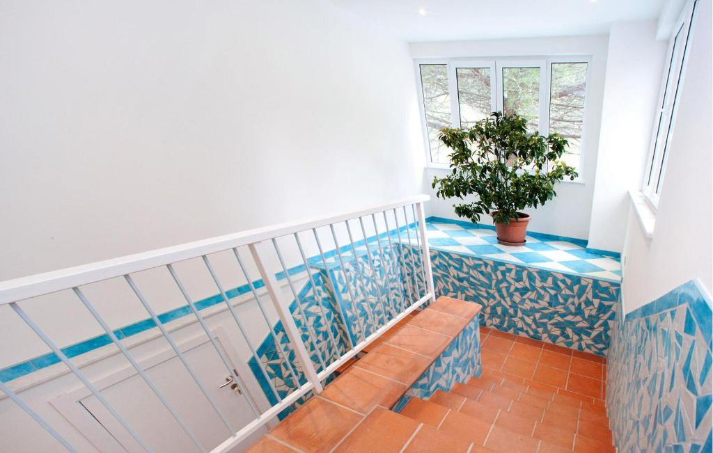Beautiful Apartment In Deiva Marina With Kitchen photo 4