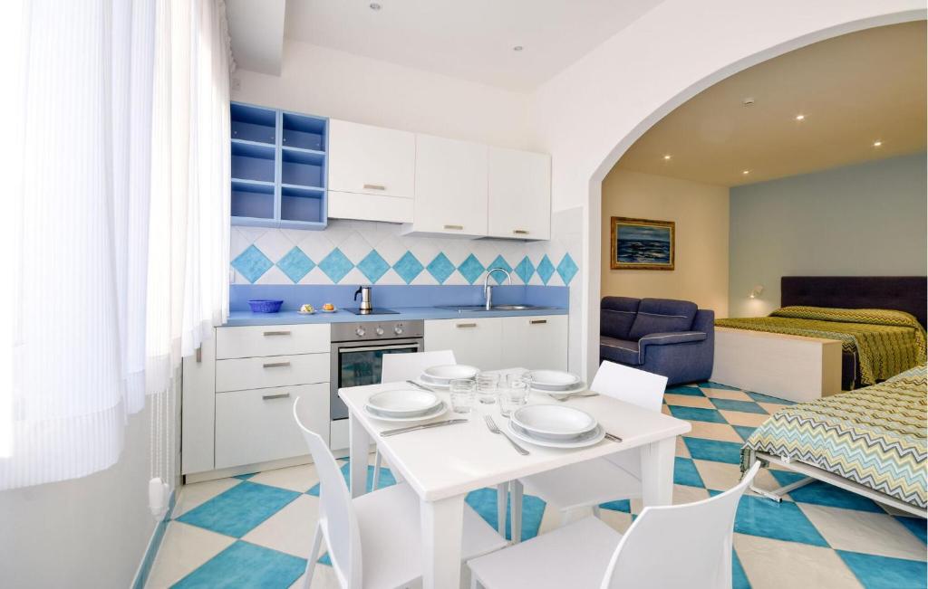 Stunning Apartment In Deiva Marina With Wifi photo 2
