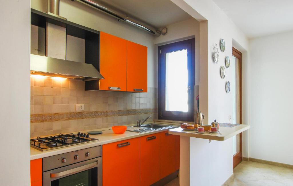 2 Bedroom Pet Friendly Apartment In Porto Santelpidio photo 3