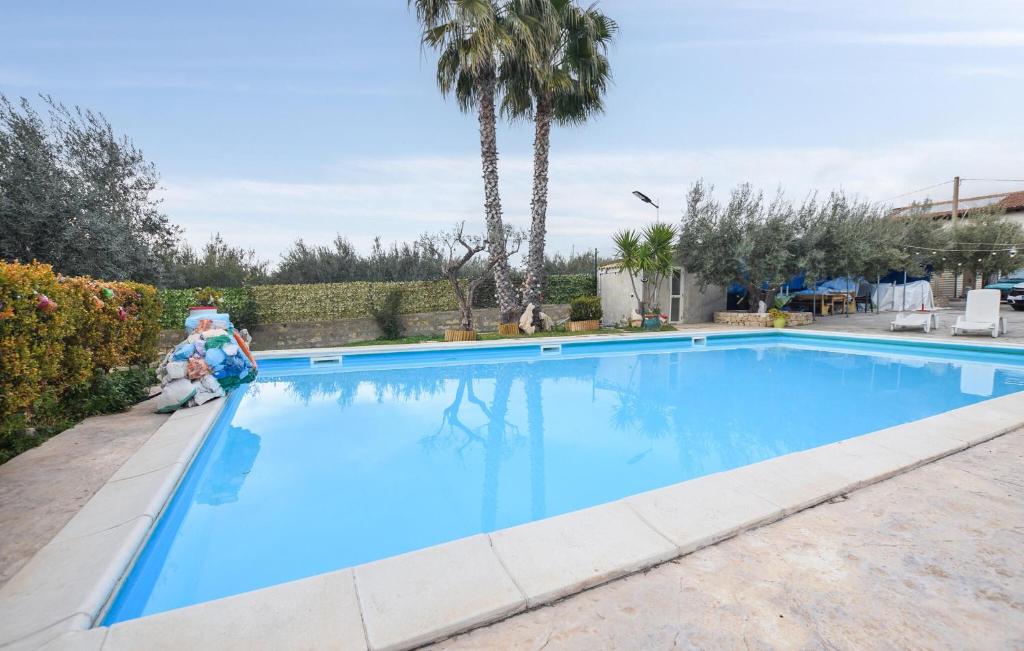 Awesome Apartment In Comiso With Kitchen