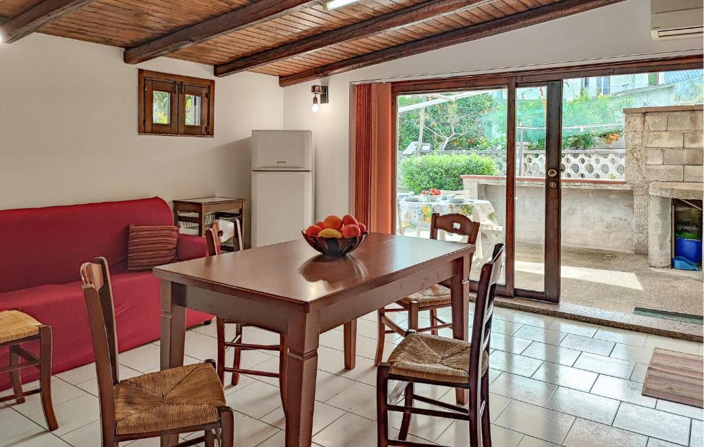 2 Bedroom Beautiful Home In Torrenova photo 3