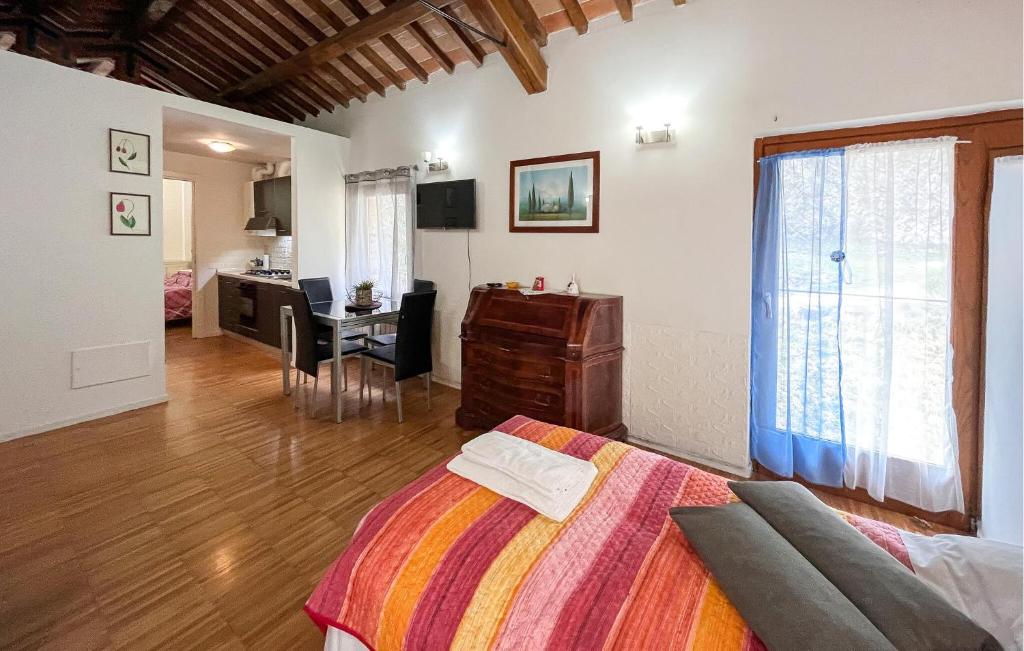 1 Bedroom Stunning Apartment In Gubbio photo 4