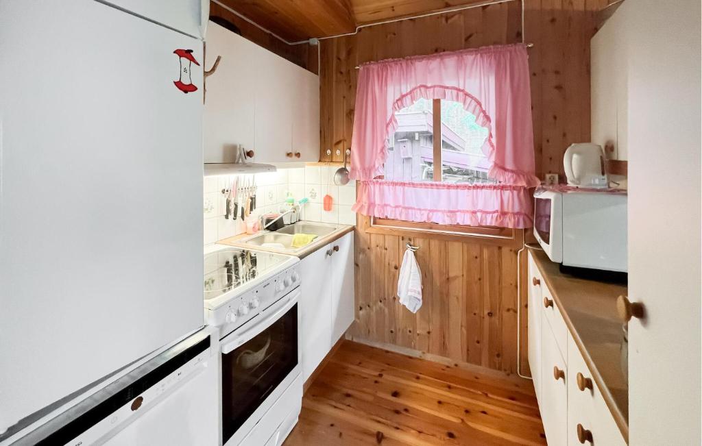Gorgeous Home In Sekken With House Sea View photo 1