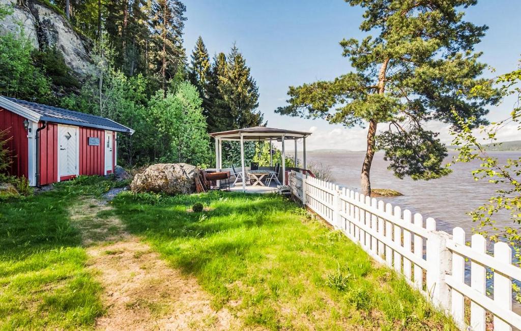 4 Bedroom Cozy Home In Fjerdingby photo 2
