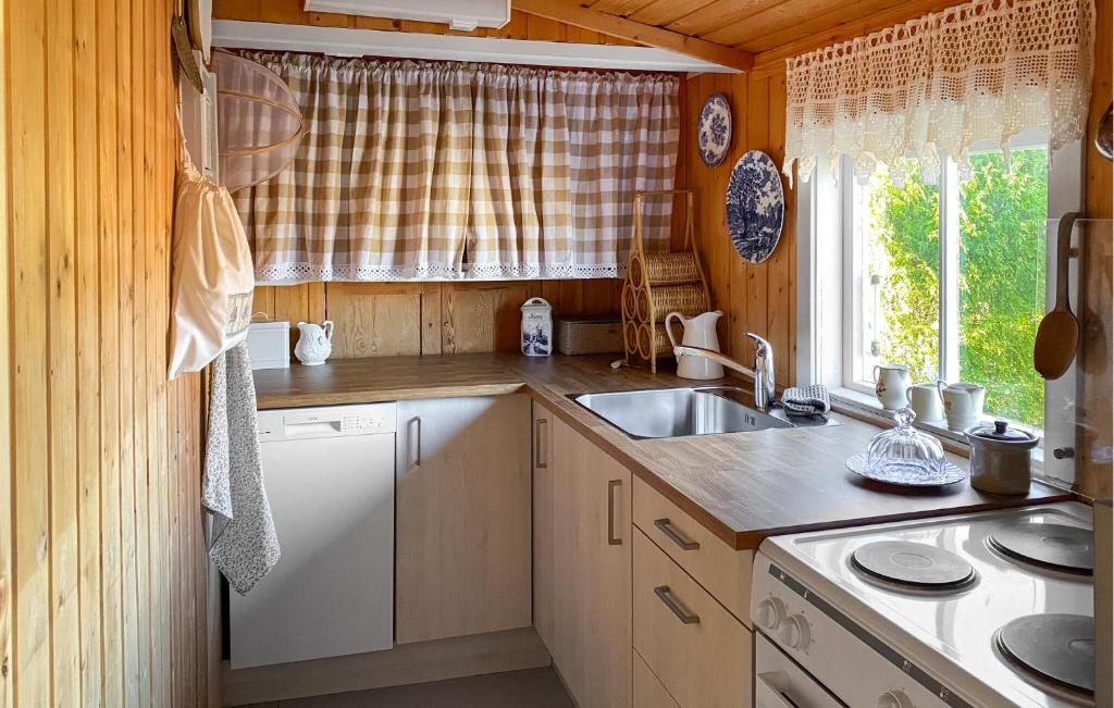 2 Bedroom Cozy Home In Skodje photo 4