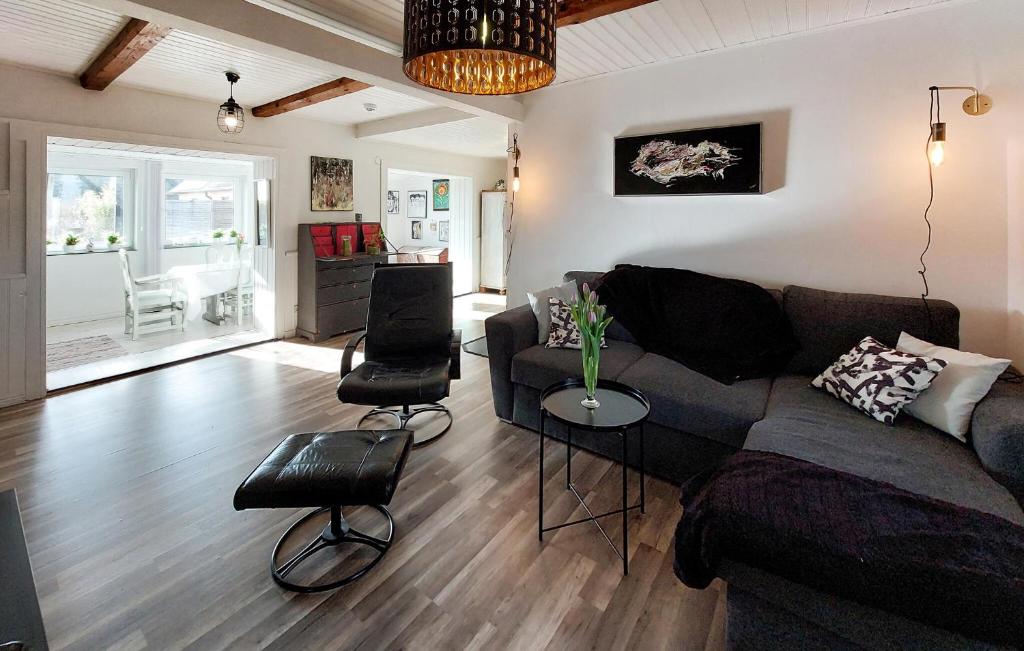 Beautiful Home In Lddekpinge With Kitchen photo 1