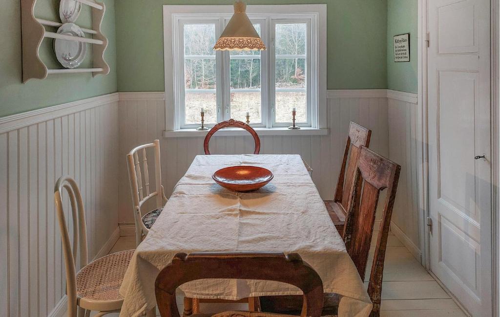 2 Bedroom Nice Home In Tyringe photo 4