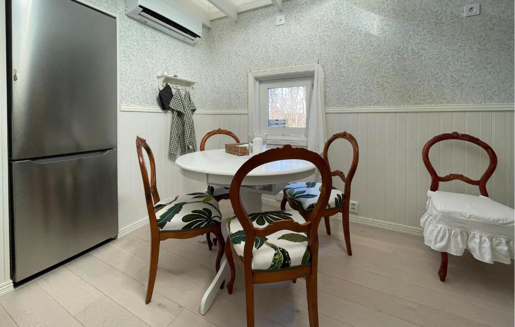 Amazing Home In ngelholm With Kitchen photo 1