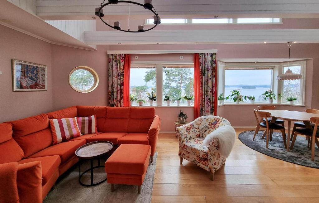Nice Home In Alingss With Lake View photo 3