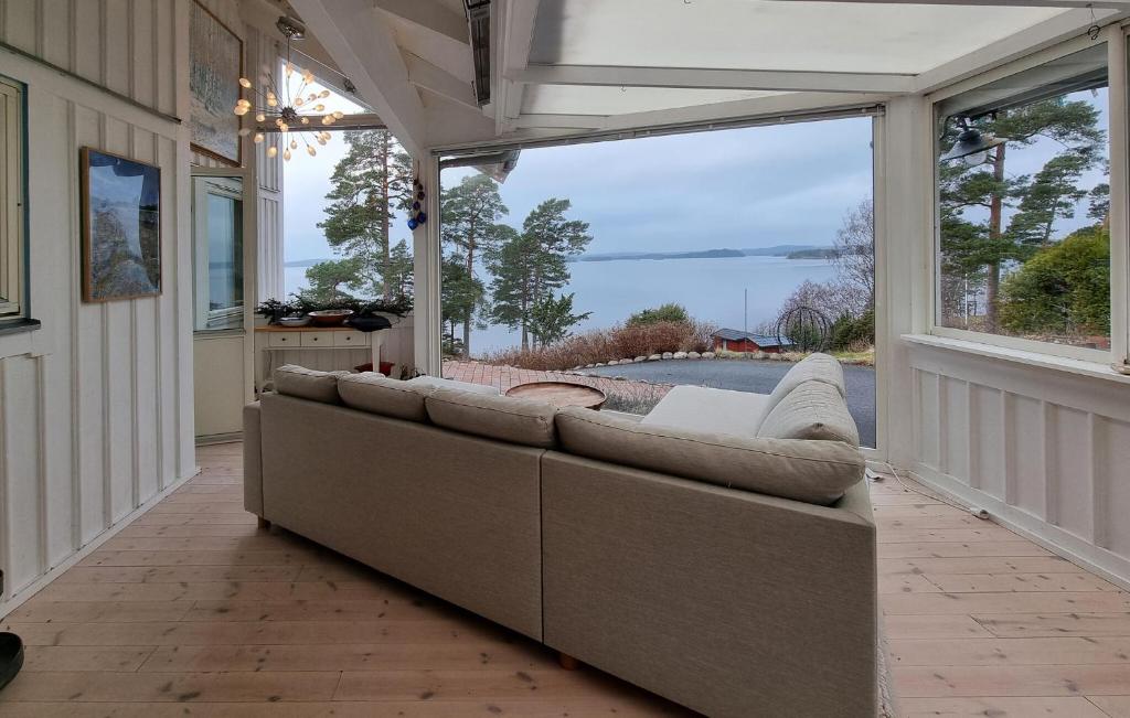 Nice Home In Alingss With Lake View photo 4