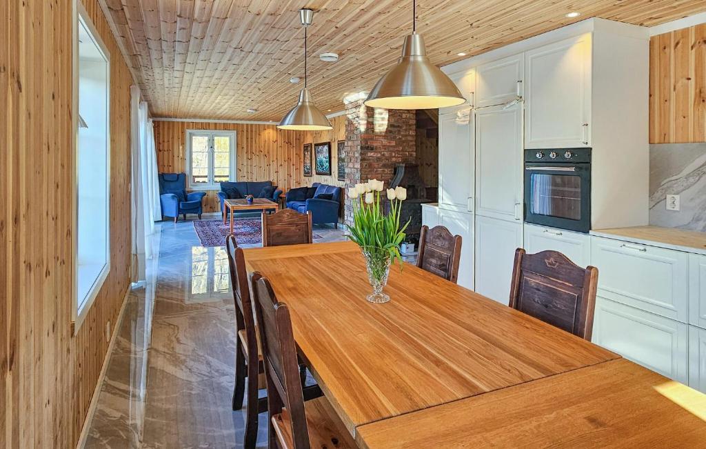 Lovely Home In Stathelle With Wifi photo 3