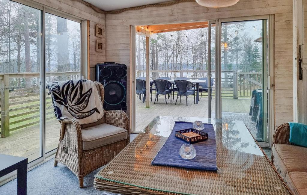 Beautiful Home In Ulricehamn With Lake View photo 4