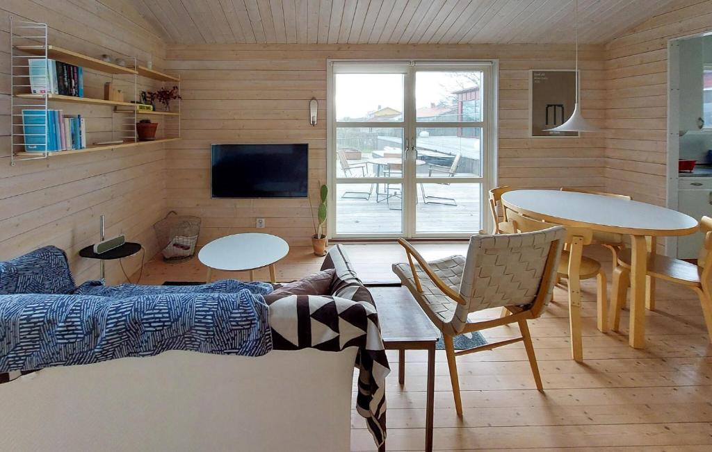 Beautiful Home In Haverdal With Jacuzzi photo 2