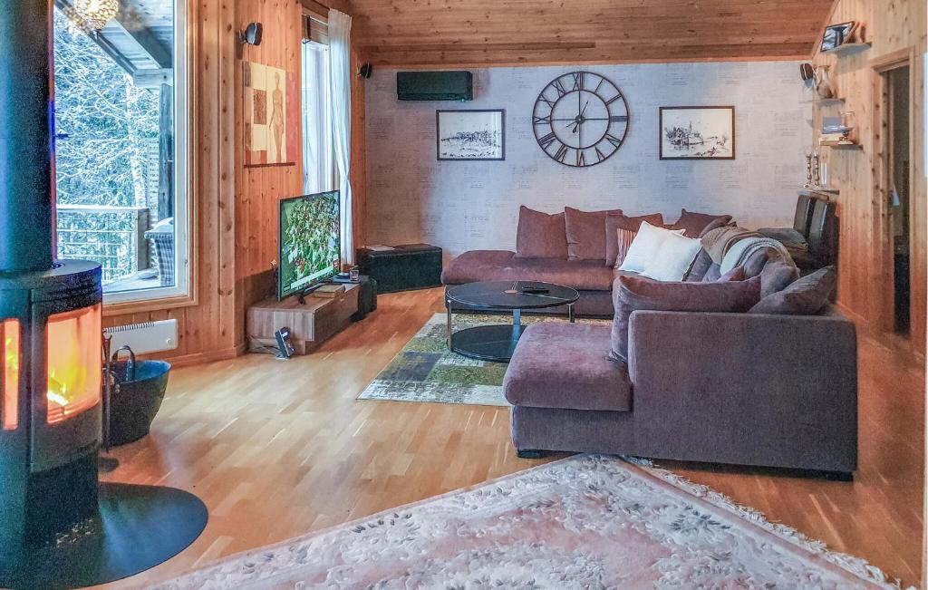 3 Bedroom Amazing Home In rjng photo 3