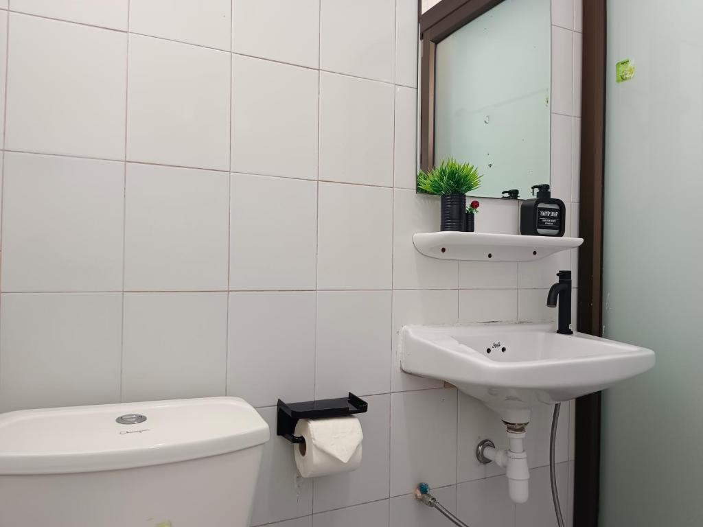 Cozy Bangtao Beach Rooms photo 3