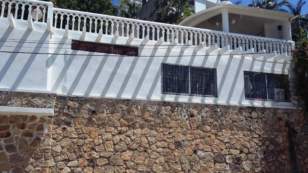 Вилла (Вилла с видом на море), Villa Guitarron