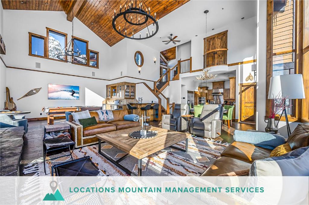 The Inuksuk Chalet 4800 sq ft of Big White Excellence