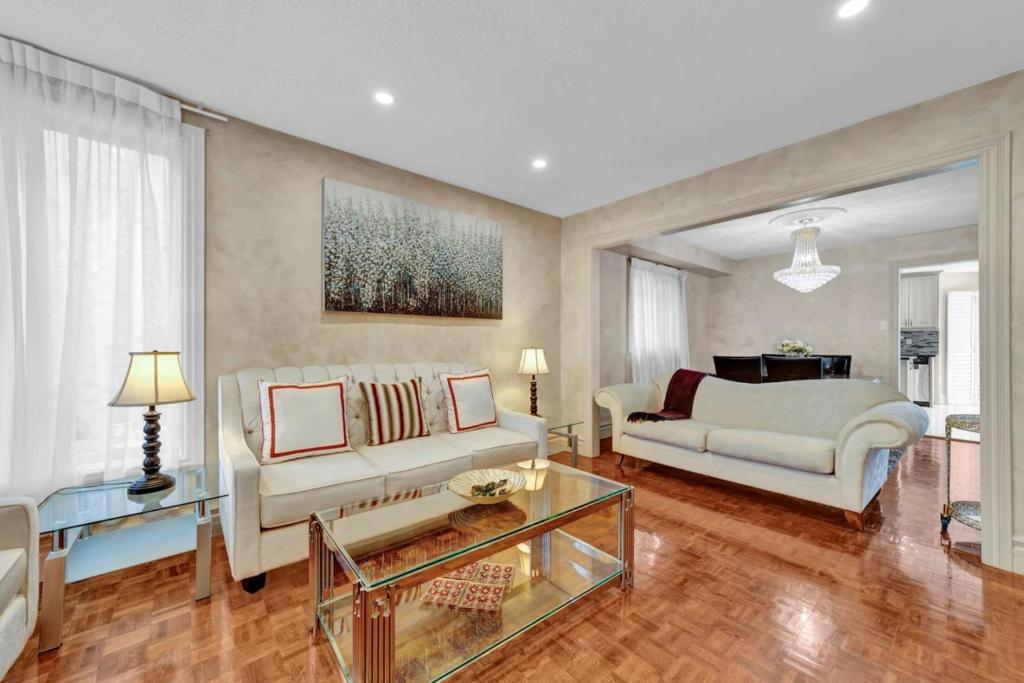 Individual Bedroom - Charming Private Room and Ensuite in Shared Home photo 1