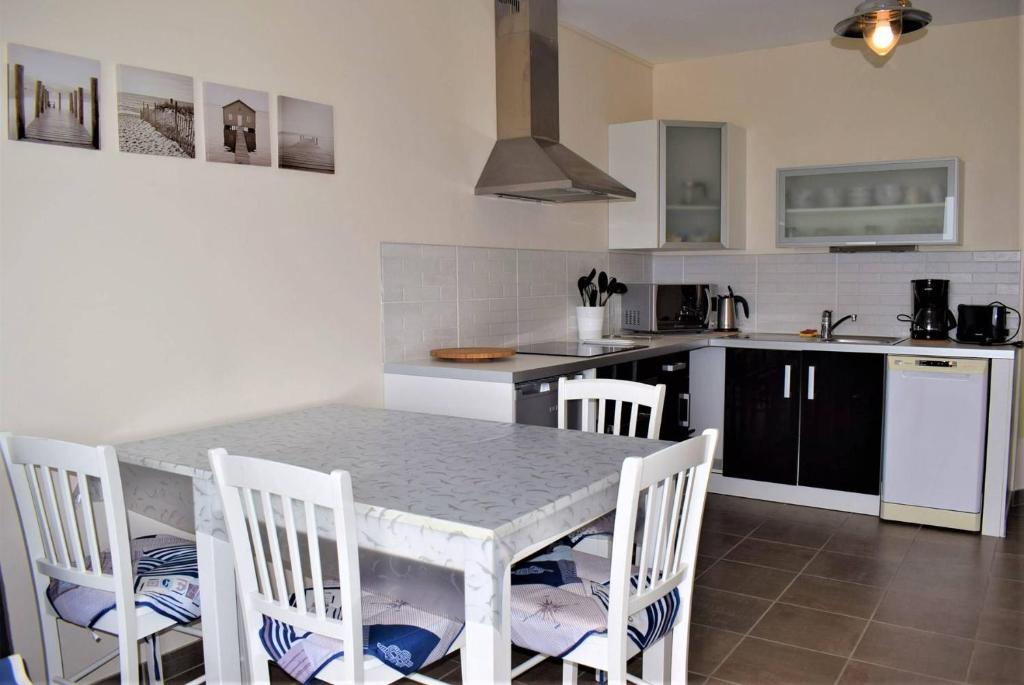Appartement 3 étoiles avec vue sur mer au 3ème et dernier étage à TREGASTEL - Réf 25 photo 4
