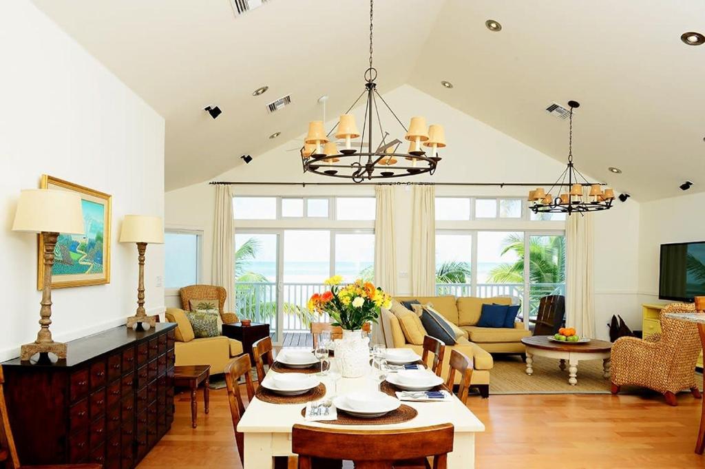 'The Cottage' at Rum Point - Private Getaway photo 1