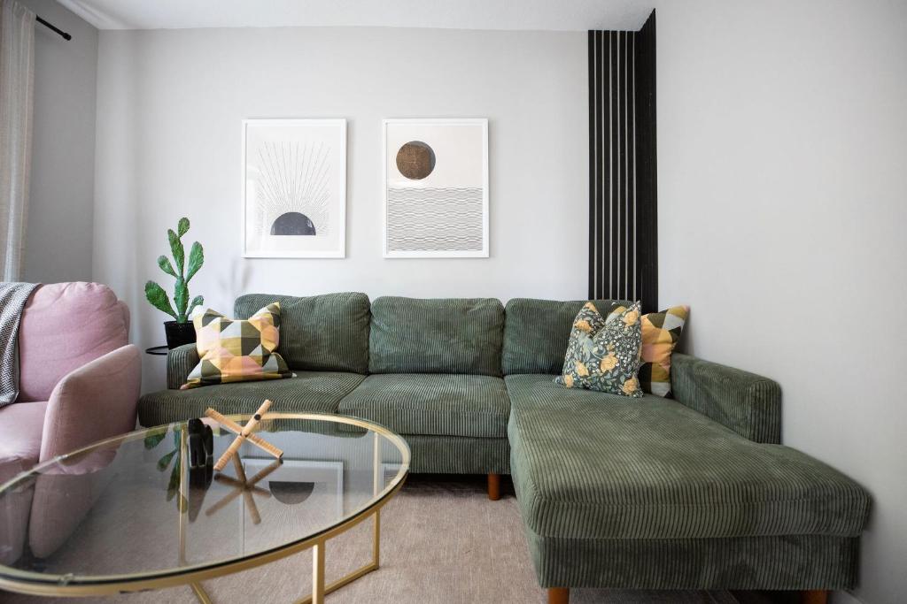 Modern Boho Bungalow - Near MOA